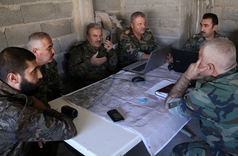 Anh binh si Syria cam chot vung ngoai o Damascus-Hinh-4